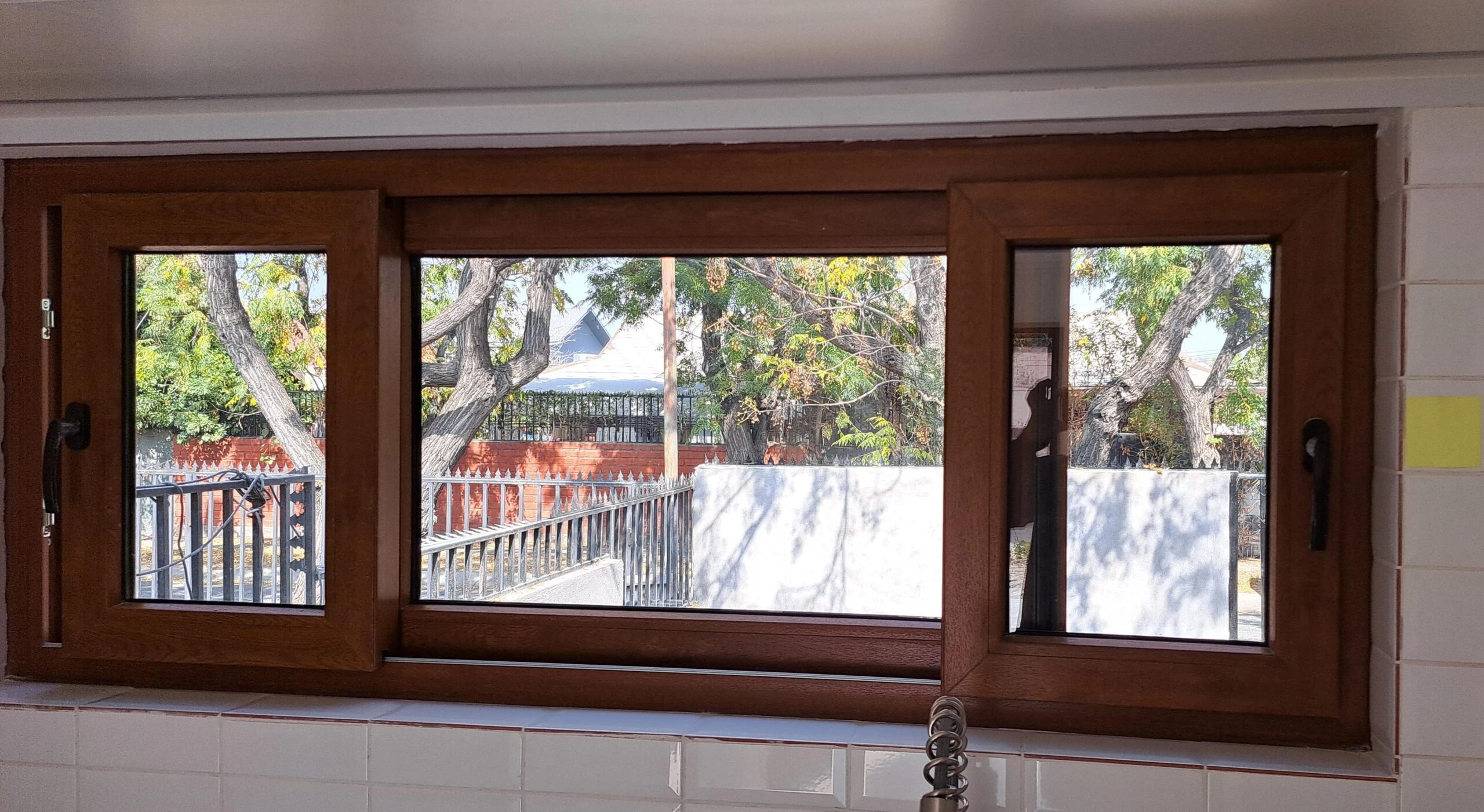 Las 7 Señales de que Debes Cambiar tus Ventanas Antiguas por Ventanas PVC