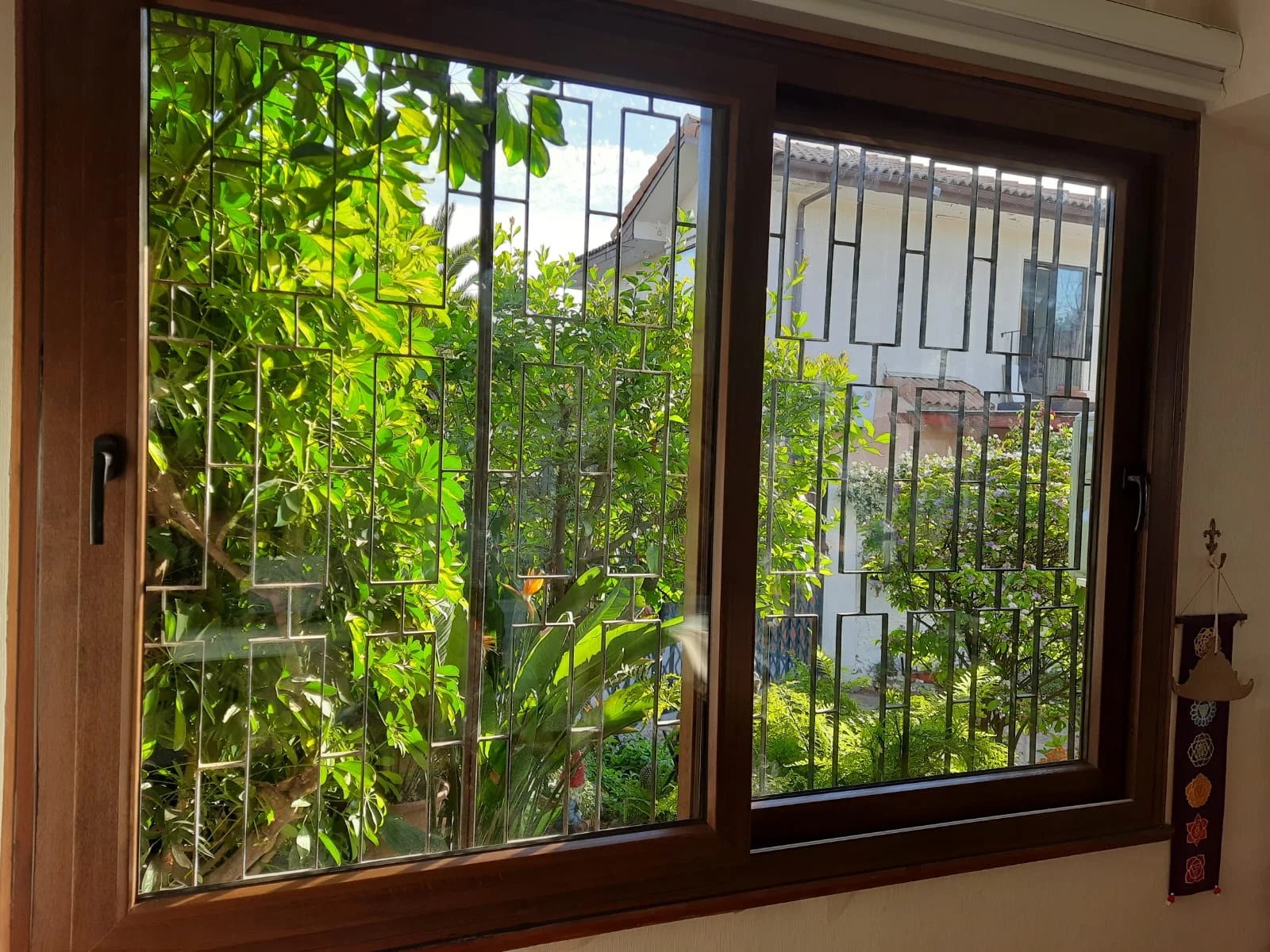 Mejoramiento de Confort y Seguridad Residencial Mediante Instalación de Ventanas PVC con Termopanel