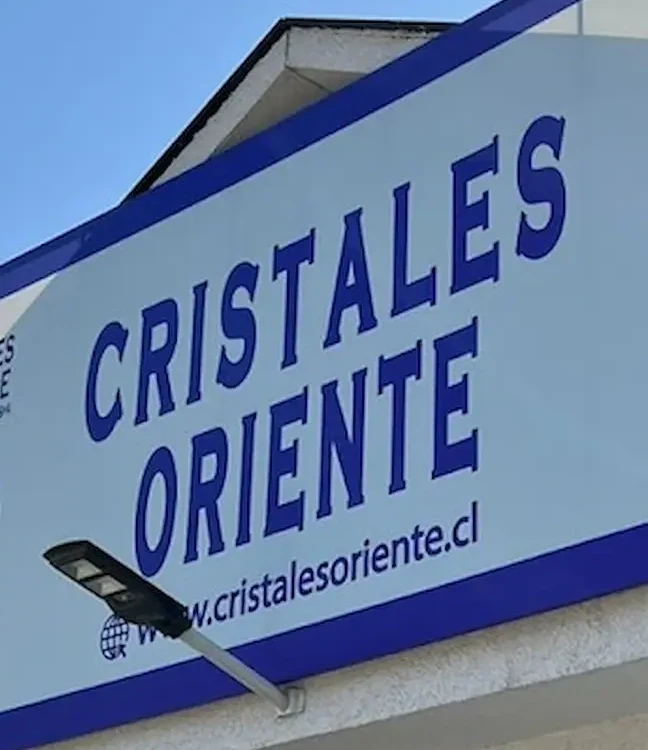 Fachada de Cristales Oriente